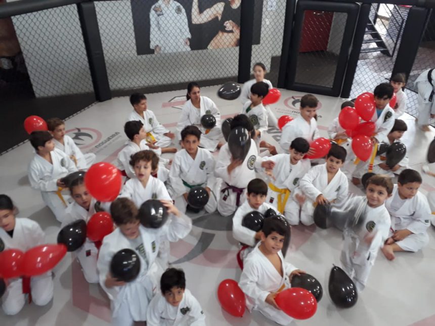 Team Nogueira aposta em artes marciais para crianças